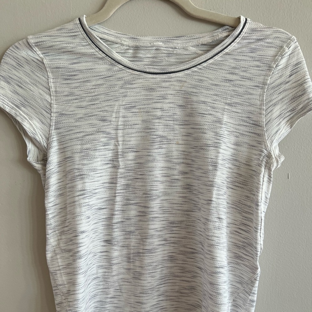 Heather white/gray loose fitting Lululemon top